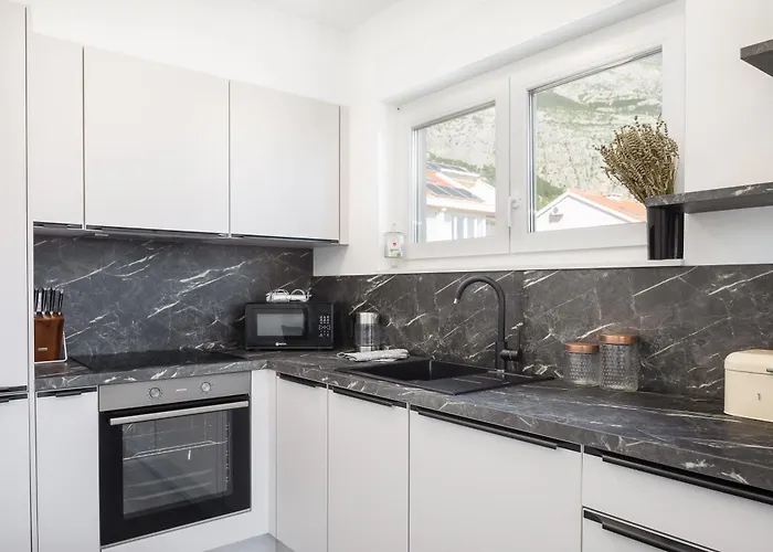 Tt With Sea View And Private Parking * Makarska