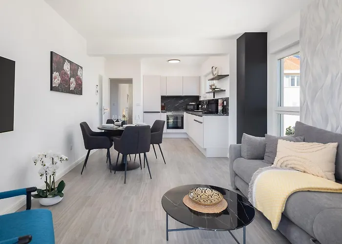 Tt With Sea View And Private Parking Lejlighed Makarska