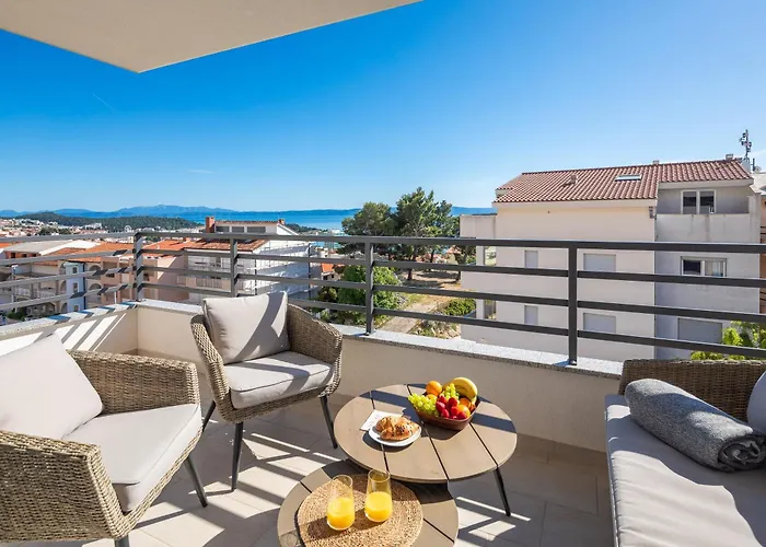 Lejlighed Tt With Sea View And Private Parking Makarska