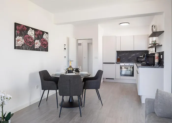 Tt With Sea View And Private Parking Lejlighed