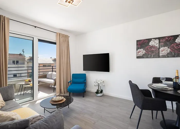 Lejlighed Tt With Sea View And Private Parking Makarska