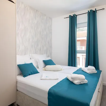 Tt With Sea View And Private Parking