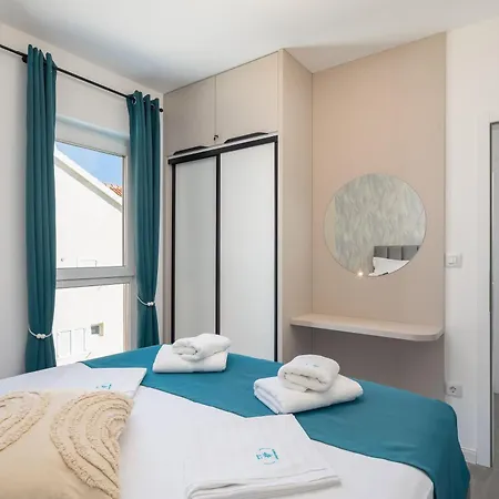 Apartment Tt With Sea View And Private Parking