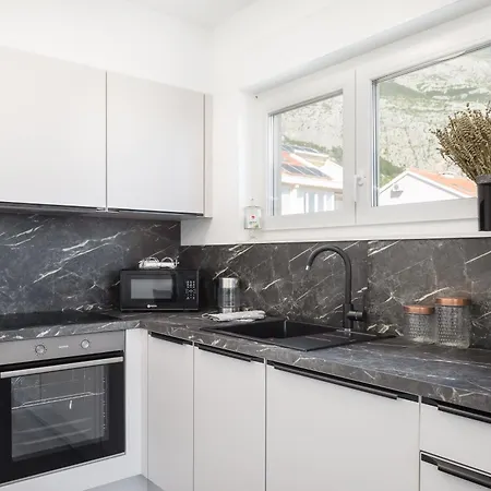 Tt With Sea View And Private Parking * Makarska