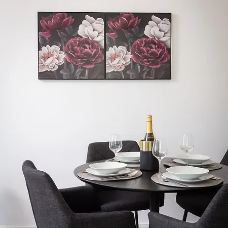 Tt With Sea View And Private Parking Apartment Makarska