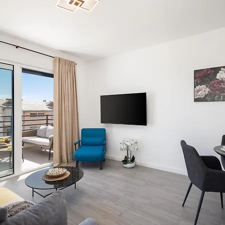 Apartment Tt With Sea View And Private Parking Makarska